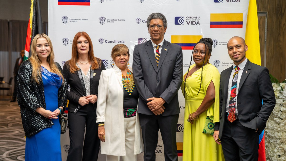 ColombiaEnKenya's tweet photo. Hoy celebramos la resiliencia y diversidad de #Colombia en el Día de la Independencia en #Kenia. Un evento lleno de cultura y hermandad en Nairobi. ¡Gracias a todos los asistentes! 🇨🇴🇰🇪 @CancilleriaCol @ViceColombia https://t.co/dvrkDKotQP