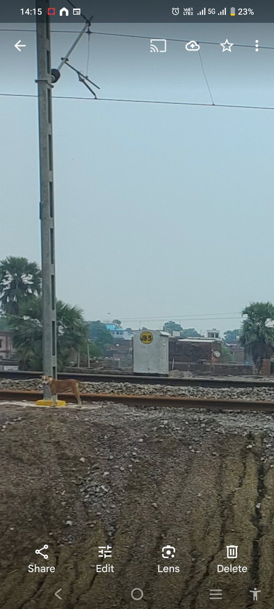 aukashkumar's tweet photo. @RailMinIndia  Please see the soil erosion near the tracks on the route between Patna to Howrah, somewhere between athmalgola and barh station. Pics taken from my last week's train travel.

 I thought a lot before posting this pic.  Please ignore if this is normal. https://t.co/3qbKzWYcE9