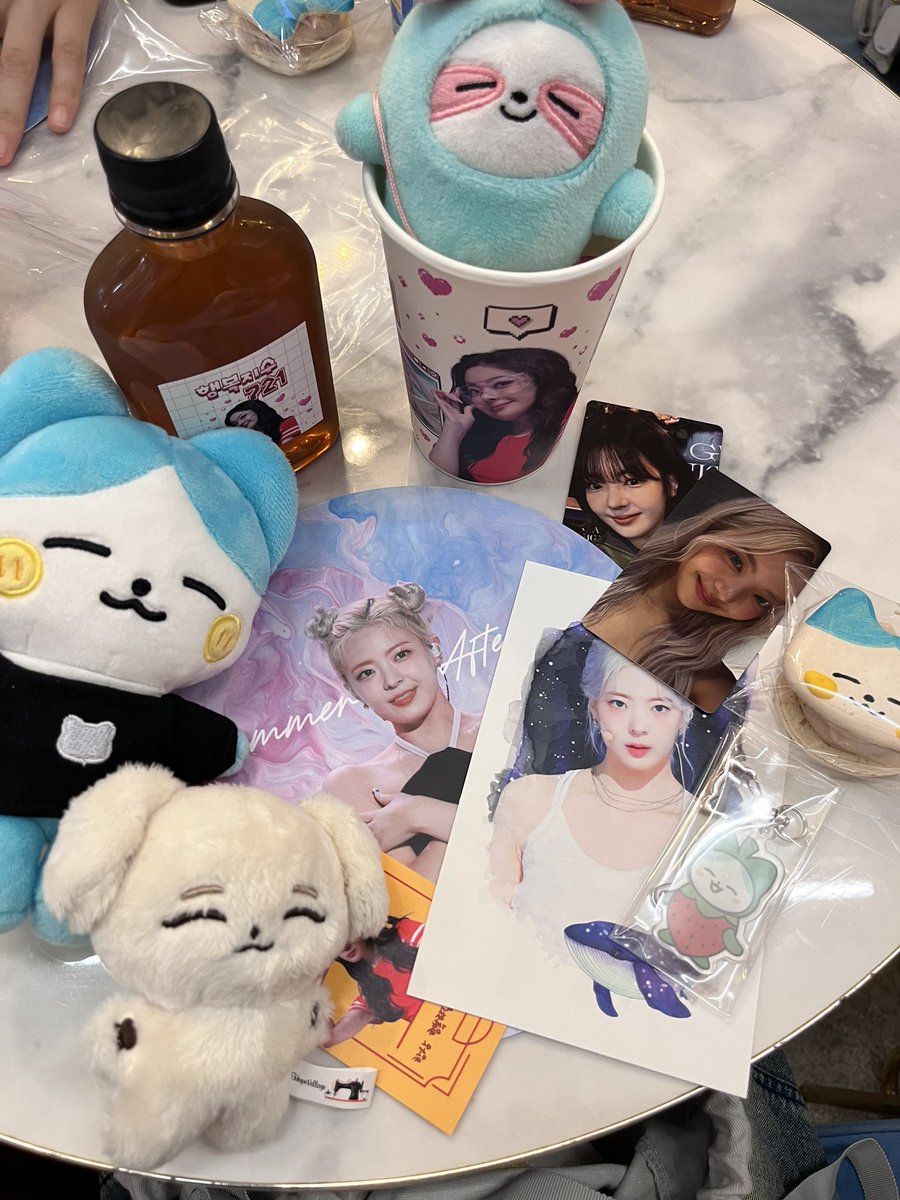 icccccchiiiiii's tweet photo. リアのセンイルカフェ第2弾🩵��
本当に可愛かったしこちらでもやさしくしていただいた😭😭😭
本当に可愛い空間をありがとうございました🩵🤍🩵🤍

#행복지수721
#ITZY #LIA #리아

LIA BLOSSOMS AT 24
#BloomingLIADay
#리아의_목소리로_온세상을_물들여 https://t.co/HwpbpZUZNP
