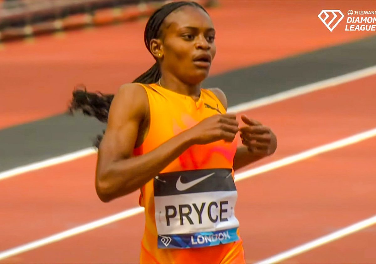 TrackGazette's tweet photo. 48.57s
World Lead ☑️
NICKISHA PRYCE 🇯🇲!!!!!!🤯🤯

She has just shattered her Jamaican National Record, clocking a blistering 48.57s to win the women's 400m at the London Diamond League!

Natalia Kaczmarek 🇵🇱 was 2nd in a PB of 48.90s, while Lieke Klaver 🇳🇱 ran 49.58s in 3rd. https://t.co/mFjbQVUjPI