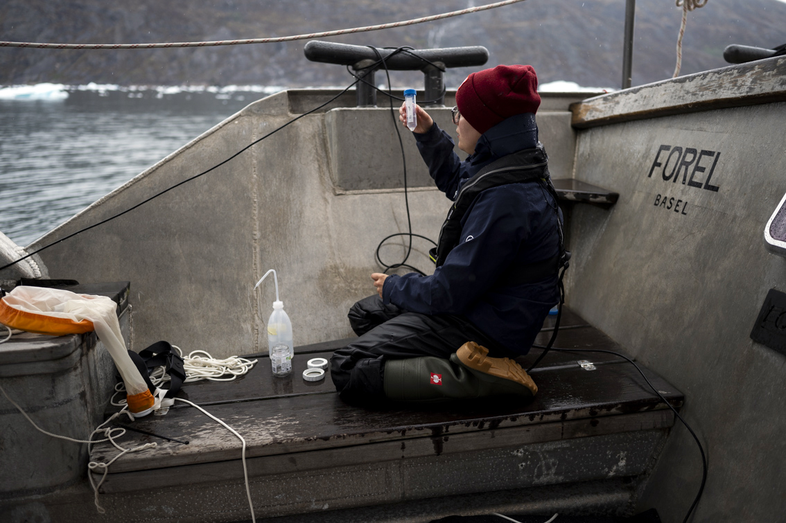 Environmental DNA (eDNA) sampling by Virginie Marquez, postdoc in the group ELE (Ecosystems and Landscape Evolution) directed by Professor Loïc Pellissier <a href="/loic_pellissier/">Loïc Pellissier</a>, <a href="/ETH/">ETH Zürich</a> and @wsl_research | Spatial dynamics of #biodiversity | Environmental DNA.
forel-heritage.org/en/expeditions…