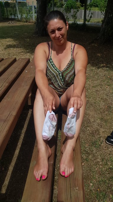 Would u smell my stinky socks in a public place? https://t.co/PJ5zaw2PPf<a href="/tag/feet"class="tags"><span>#feet</span></a><a href="/tag/feetfetish"class="tags"><span>#feetfetish</span></a>