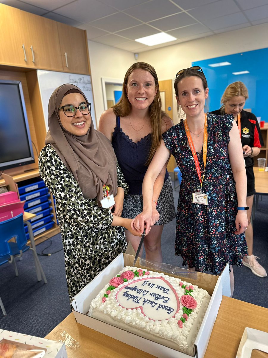 SpringfieldBeds's tweet photo. Yesterday we said goodbye to members of our amazing team who are starting their own adventures. We are immensely proud of them and will miss them dearly. Thanks @MrsCSearle for the very fitting cake! ☺️🐝❤️🖤👋🏼 https://t.co/iXNSsJqj1M