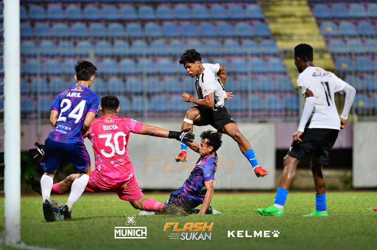 FlashSukan's tweet image. Liga A1 Semi-Pro MBSB Bank Championship 2024-25

HT: UiTM United 0-1 Melaka FC

⚽️ Azim Rahim 37'

#ligaa1semipro
#uitmunited 
#melakafc