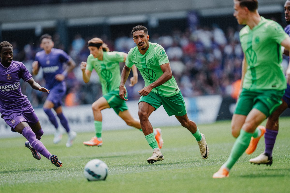 VfLWolfsburg_EN's tweet photo. A 2-1 loss today for the Wolves against @rscanderlecht in today's preseason friendly. ๐ค
Mohamed Amoura on the scoresheet for the Wolves in the first half. ๐ฉ๐ฟ ๐บ
#ANDWOB 2-1
#VfLWolfsburg ๐ขโช๏ธ https://t.co/pjYPnjkKhT