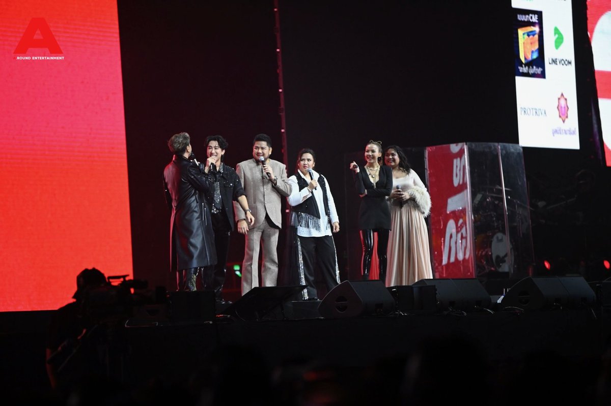 around_ent's tweet photo. ภาพบรรยากาศ​ความสนุกของวาไรตี้ซีรีส์คอนเสิร์ต “ยัยตัวร้ายกับนายหัวโจก”​

#คอนเสิร์ตเต๋าปาน2024
#ยัยตัวร้ายกับนายหัวโจก https://t.co/BlZDwAIEzt
