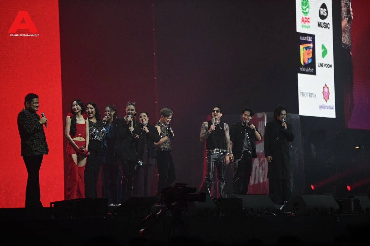 around_ent's tweet photo. ภาพบรรยากาศ​ความสนุกของวาไรตี้ซีรีส์คอนเสิร์ต “ยัยตัวร้ายกับนายหัวโจก”​

#คอนเสิร์ตเต๋าปาน2024
#ยัยตัวร้ายกับนายหัวโจก https://t.co/BlZDwAIEzt