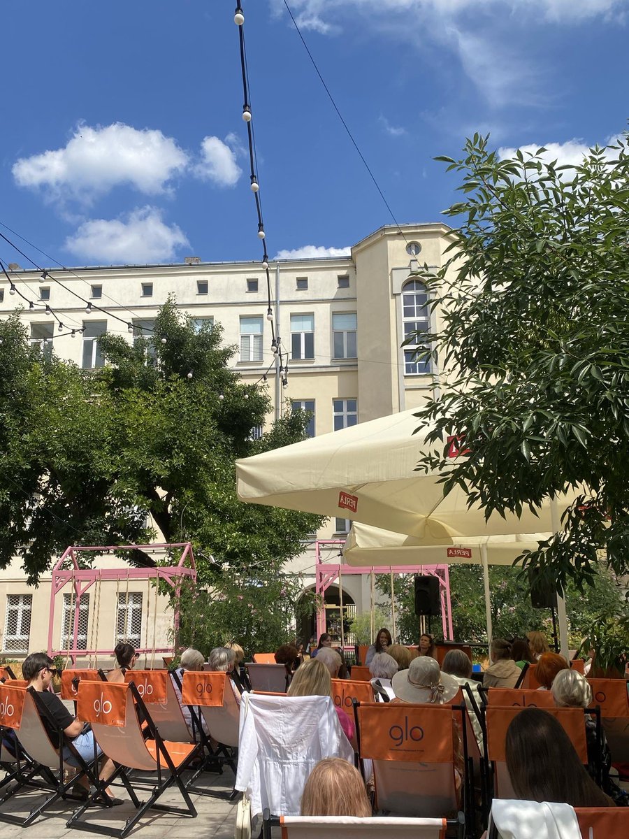 LevelUpProjects's tweet photo. Kolejne spotkanie Biznes - NGO - Urząd Miasta Łodzi za Nami! Dziś skupiliśmy się na prawach kobiet i ich respektowaniu (tym co można ulepszyć) w naszym mieście! Dziękujemy naszym wolontariuszom Dominice i Bartoszowi (team marketingowy) za reprezentowanie naszej organizacji ❤️ #miastołódź #lodz #networking #prawakobiet