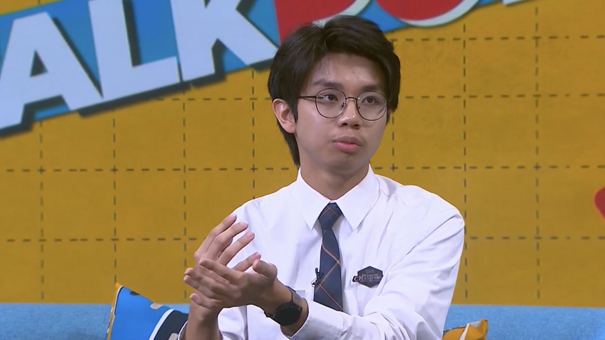 chaovampz's tweet photo. Q: Cara kalian belajar gimana?

#axelots : tipe yg merhatiin di kelas, jadi kalo belajar cuma kayak nge-review aja
#kevin : konsisten, tiap hari ada belajarnya tapi kalo udah capek stop daripada ga masuk
#maudy : tipe yg nyicil dari jauh-jauh hari &amp; buat target belajar tiap hari https://t.co/BHjk00GODI