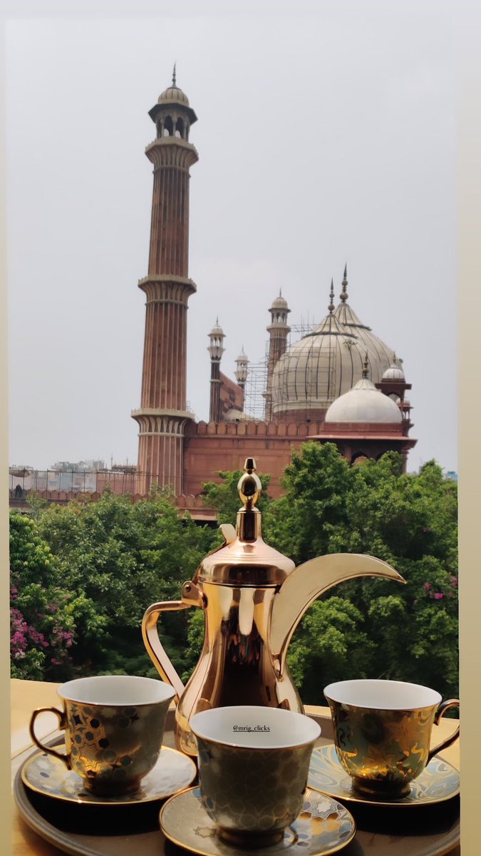 defaultrunner's tweet photo. Stepping back in time this morning with my favourites @runwithreeti discovering the rich tapestry of Old Delhi with @_merashehar !
#olddelhi #delhi6 #chandnichowk #heritagewalk #history #saturdaydoneright✔️ #thedefaultrunner #runningcommunity https://t.co/XN3Fspe9Pz