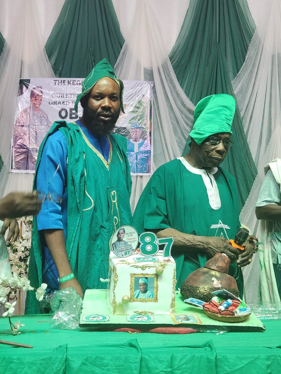 ezekaforben's tweet photo. He is very strong o. I was with him on his 87th birthday... He gave us a sound lecture like he's still 40yrs old. https://t.co/7oSkPVtJ3v