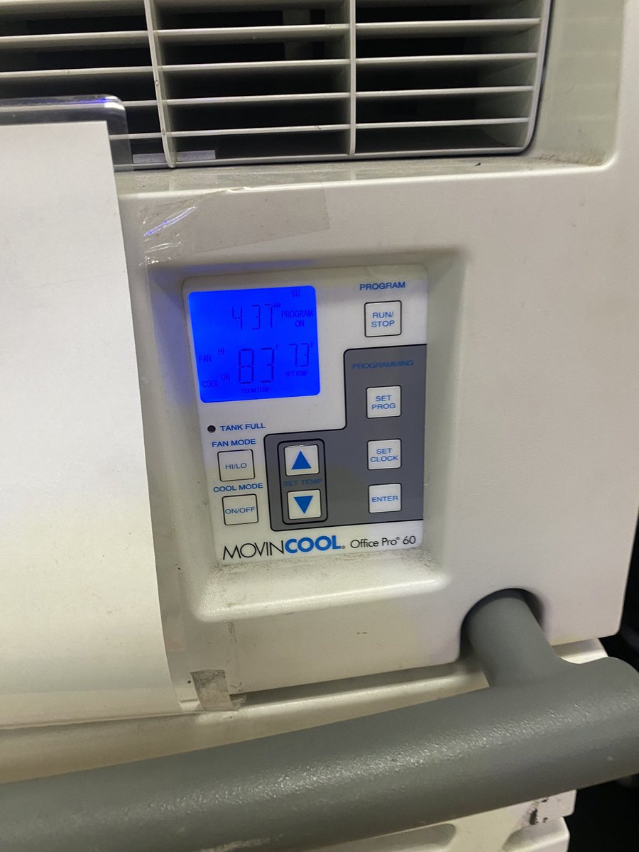 ncopps115's tweet photo. @NYSC is this the way that you rix gyms?!? 91 degrees is the new cool.😎?! It has been like this for 3+ years https://t.co/rm1cEHGN4D