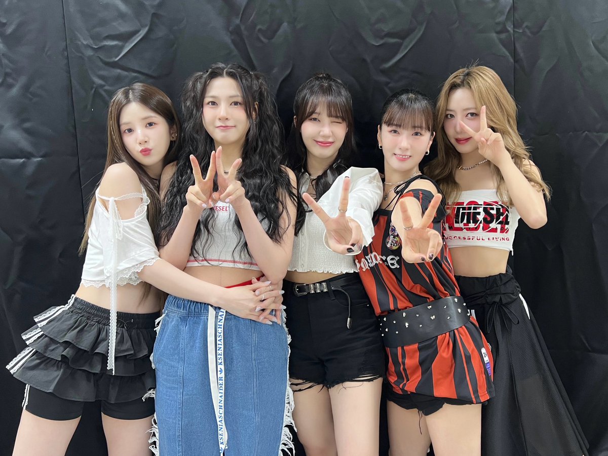 Apink_2011's tweet photo. [#에이핑크]
우리 PANDA들의 뜨거운 응원과 아낌없는 호응 덕분에 
2024 ONE TONE CONCERT 성황리에 마무리되었습니다🌟
오랜만에 완전체로 찾아뵌 날인 만큼 사랑과 행복이 가득했던 공연이었어요💖
항상 고마워요 우리판다🐼💕
 
#Apink https://t.co/cmIWOJQswO