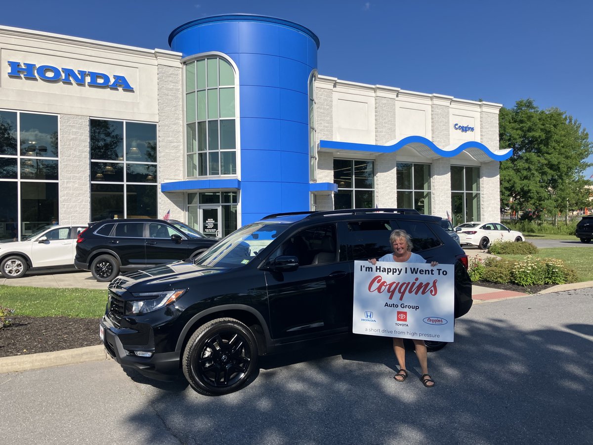 CogginsHonda's tweet image. Selina and Clark Family Farm picking up a new Passport Black Edition 😎 enjoy!!

#cogginshondaofbennington #southernvt #berkshirecounty #cogginsautogroup #honda #hondagang #deals