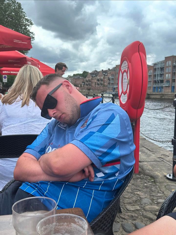 Grimsby town fan at York 

#GTFC   #AwayDays #AwayDaySleepers