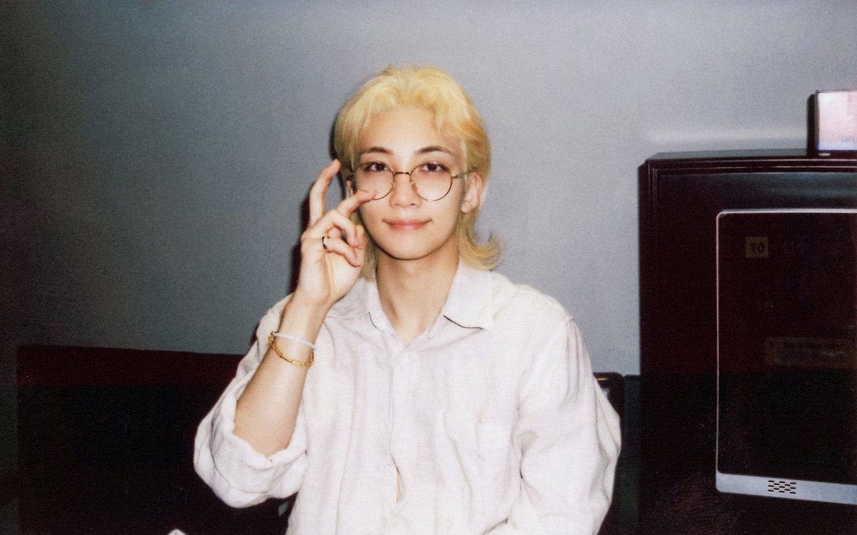 wonubliss's tweet image. seungcheol and jeonghan 🤍🩶🎞️