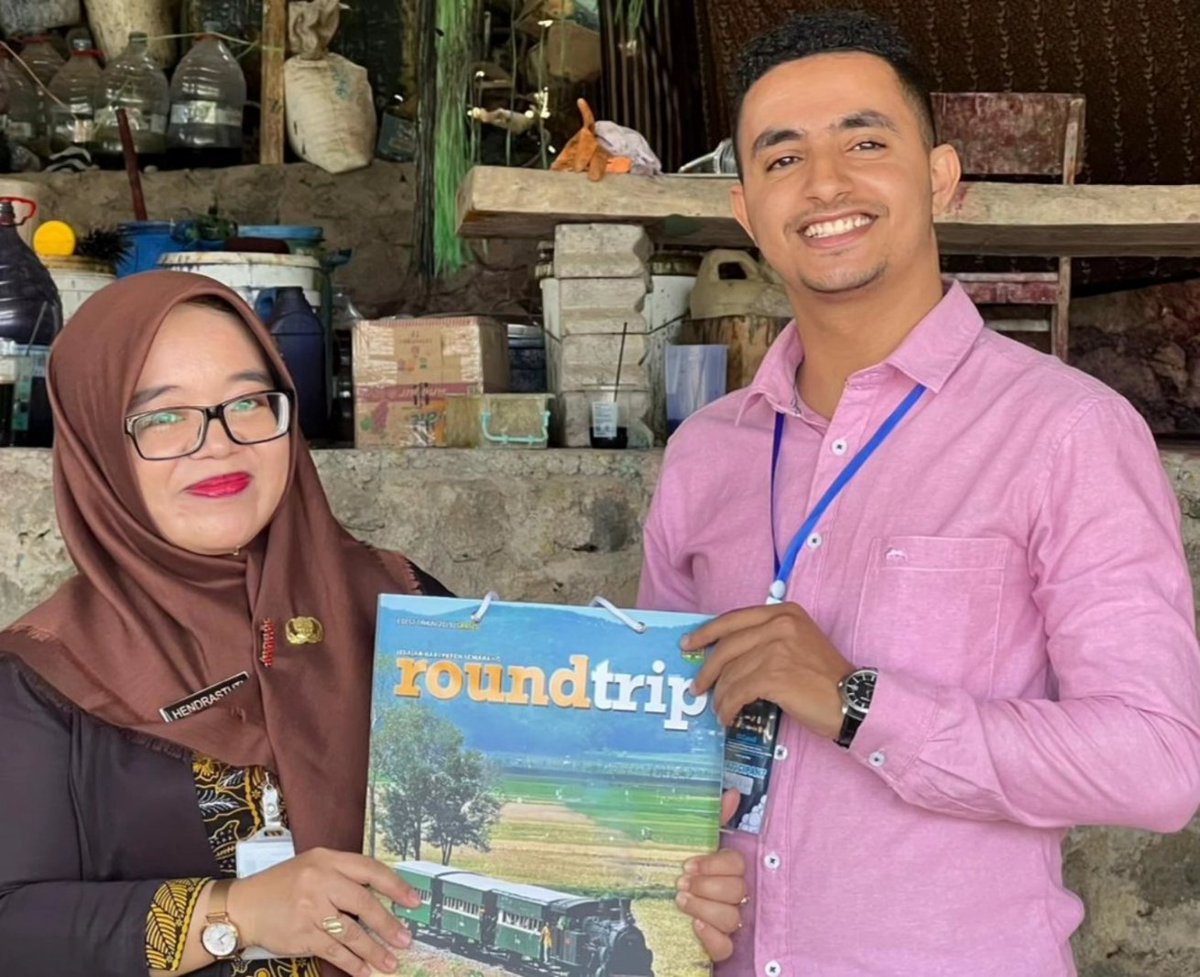 happyhendras's tweet photo. di Batik Gemawang Jambu Kabupaten Semarang, Jumat 19 Juli 2024.. 

@batikgemawangofficial

#international 
#students 
#community 
#engagement https://t.co/ftnzfizN8u