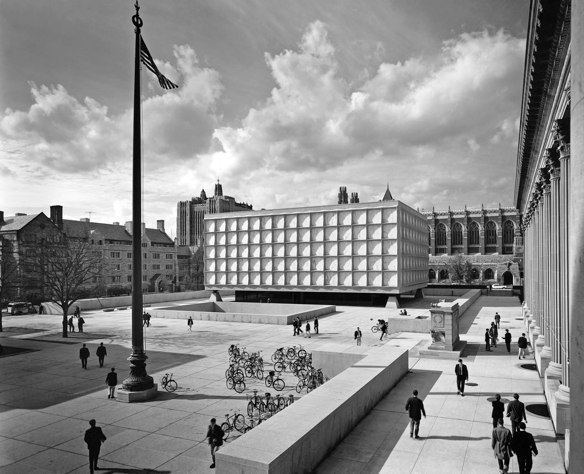 bobby_buildings's tweet photo. Sorry but this one of the most beautiful buildings ever created and if you think its ugly you simply dont actually like architecture that much https://t.co/ztHLnwiDwM