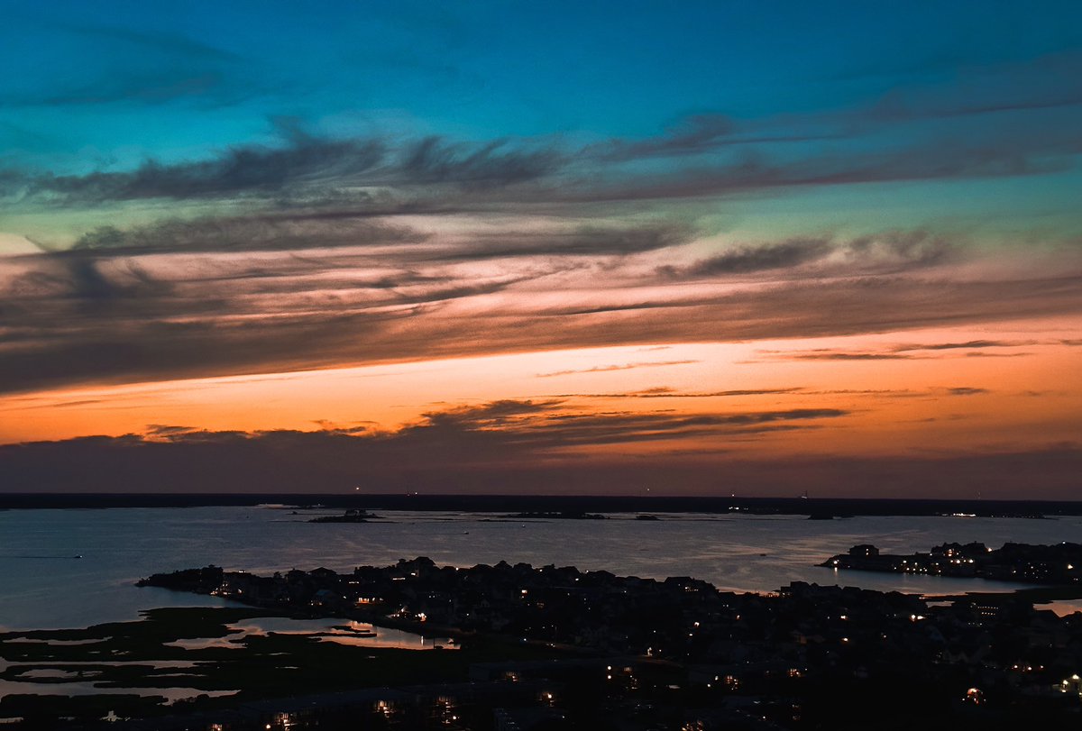 JackDiamond's tweet image. The sun sets on the week, and the weekend begins. We wish you great days and star filled nights - Jack, Lisa Anne, Connor