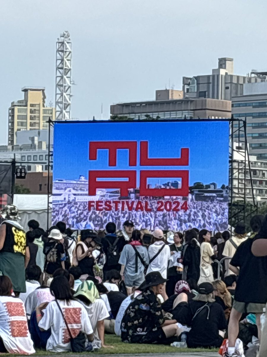 とう tweet media