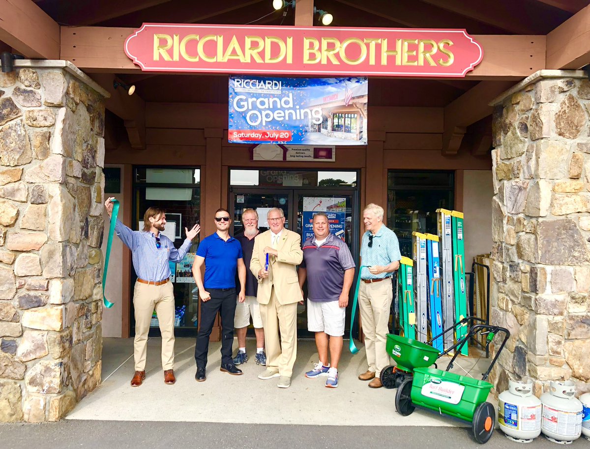 MayorAlMorgan's tweet photo. Congratulations to Riccardi’s New Providence on their Grand Re-Opening! The newly renovated store looks great and is a wonderful part of our downtown. Support Local. Shop New Providence! https://t.co/ZWmS3OtXz8