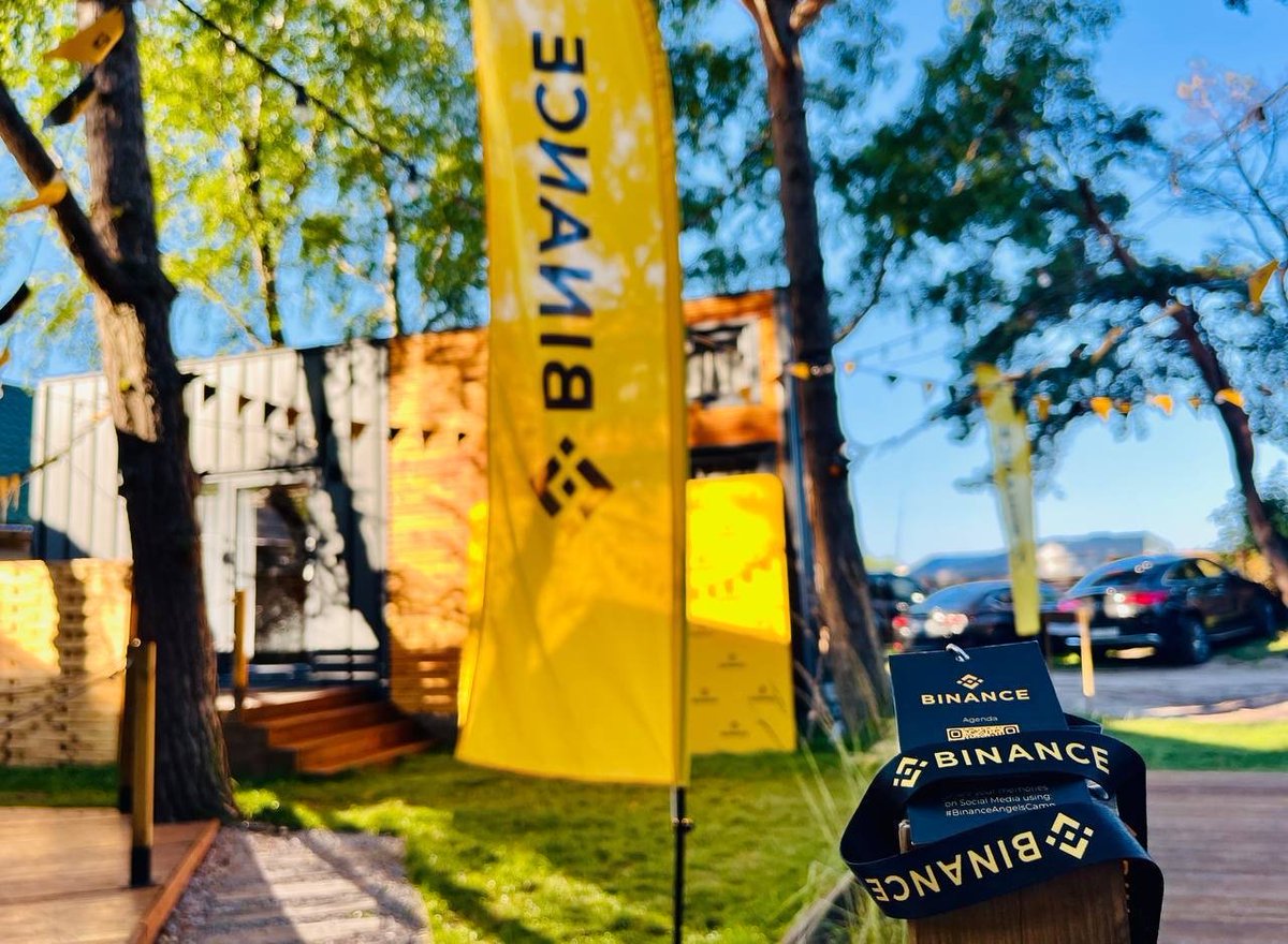 binance's tweet photo. Day 1 of Binance Angels Camp kicked off with seaside vibes and team fun!   

Games, networking and an epic karaoke night made it unforgettable.   

Stay tuned for more! #BinanceAngelsCamp https://t.co/ZMZXCuvMXf