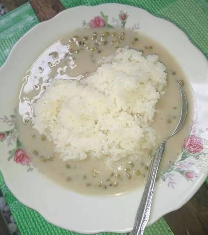 Due tige ubi jambu, halo ubi jambu! 🤩🙌
Sebagai awal perkenalan kita, kalian semua ku traktir green bean with white syrup mix with white rice! 🤩