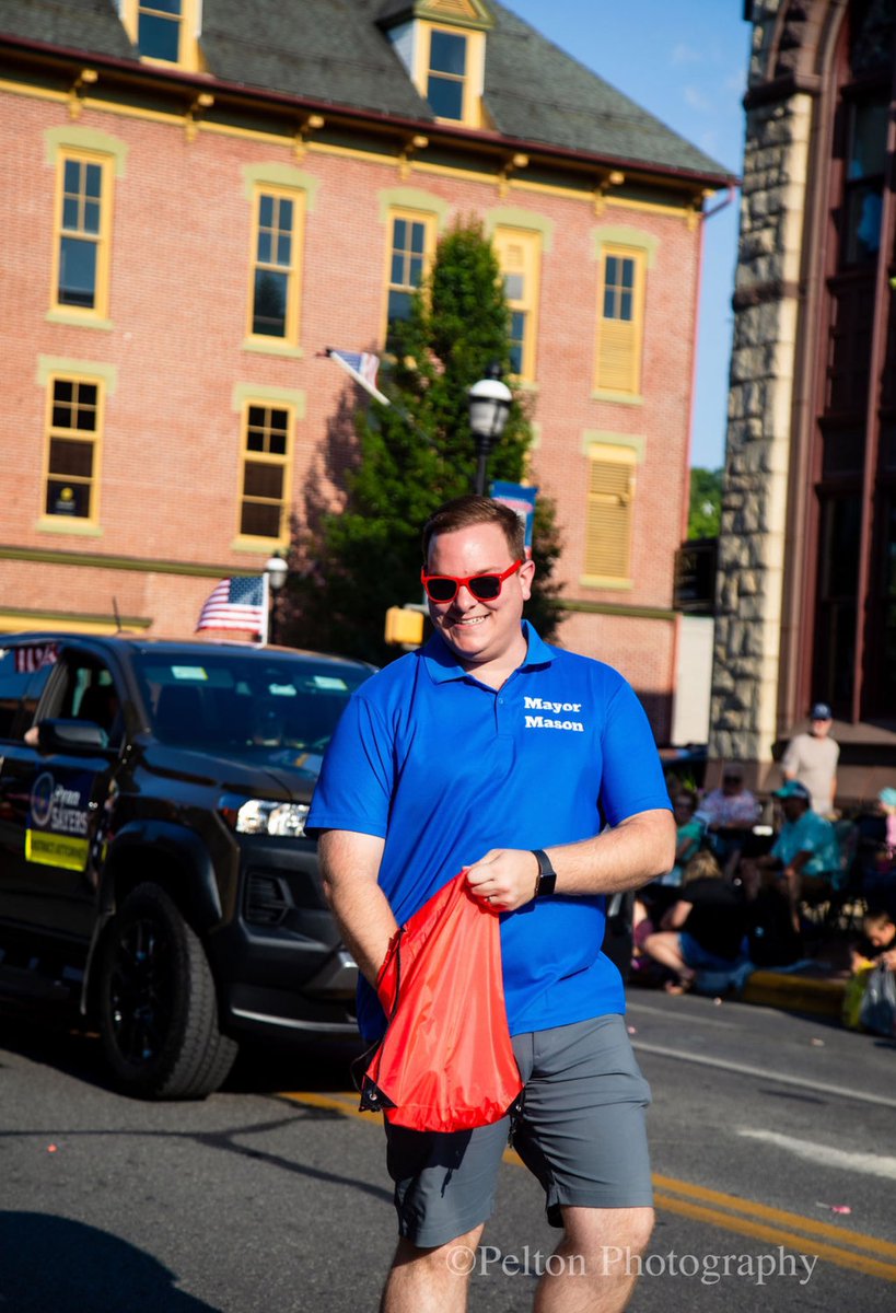 MayorMasonClfd's tweet photo. Don't miss your last chance to attend the Clearfield County Fair today! I am grateful to Pelton Photography for capturing these images from the Clearfield County Fair Parade earlier this week. #MayorMason https://t.co/hFFbKLanKN