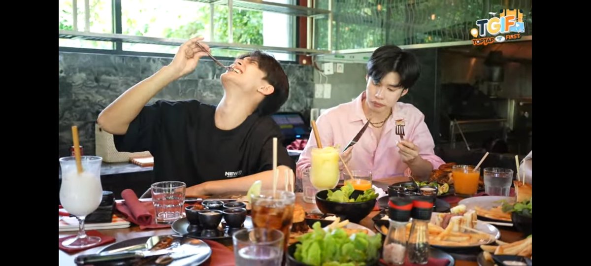 Mieadmelioria's tweet photo. Someone give First a CF for food🤣
He can sell it without saying anything just look at his facial expression if the food is good 😆
#TGIF_EP10
#TheTerrace81TH
#First_Chalongrat
#Toptap_Jirakit https://t.co/Zjz6v3SAQY
