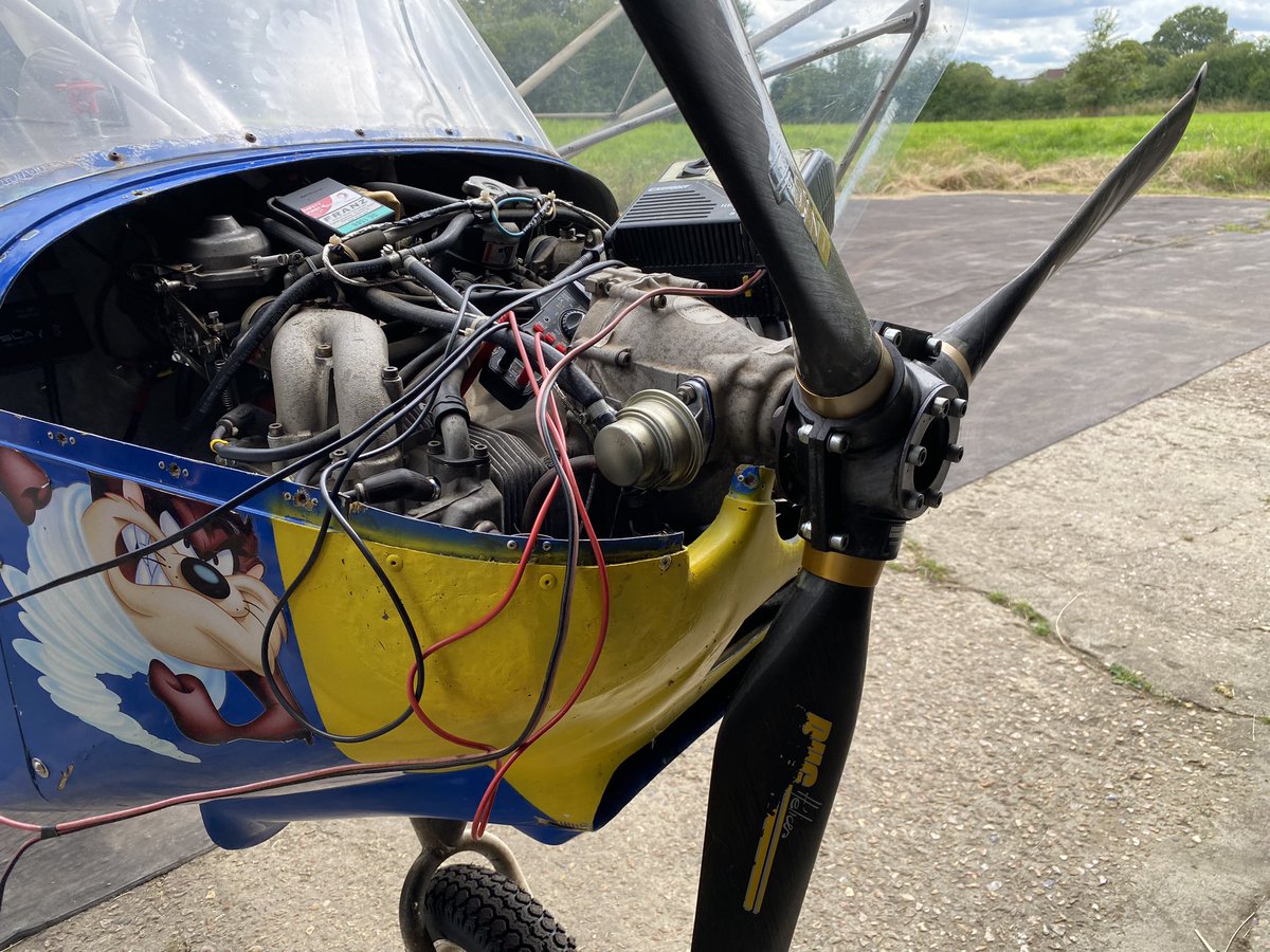David_vanH's tweet photo. Les ennuis commencent !! Panne électrique. la machine sort de deux semaines de révision et réparations 3000€ de frais pourtant. On se dépêche de faire une charge batterie et détecter si d’autres problèmes. Je vous tiens au courant.
NB : on a pas Microsoft à bord 
#Banderole #Destitution
