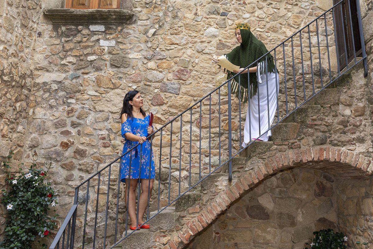 menutsGirona's tweet photo. 🎭 Voleu conèixer les visites guiades més familiars que han preparat per a vosaltres la regidoria de Turisme de l’Ajuntament de Castell d’Aro, Platja d’Aro i S’Agaró per aquest estiu?

📅 3 de juliol - 28 de setembre
💻 Cal reserva prèvia 
🎫 2’50 €/p 
👉 https://t.co/cC08HvbJwV https://t.co/gCbgXQBv5A