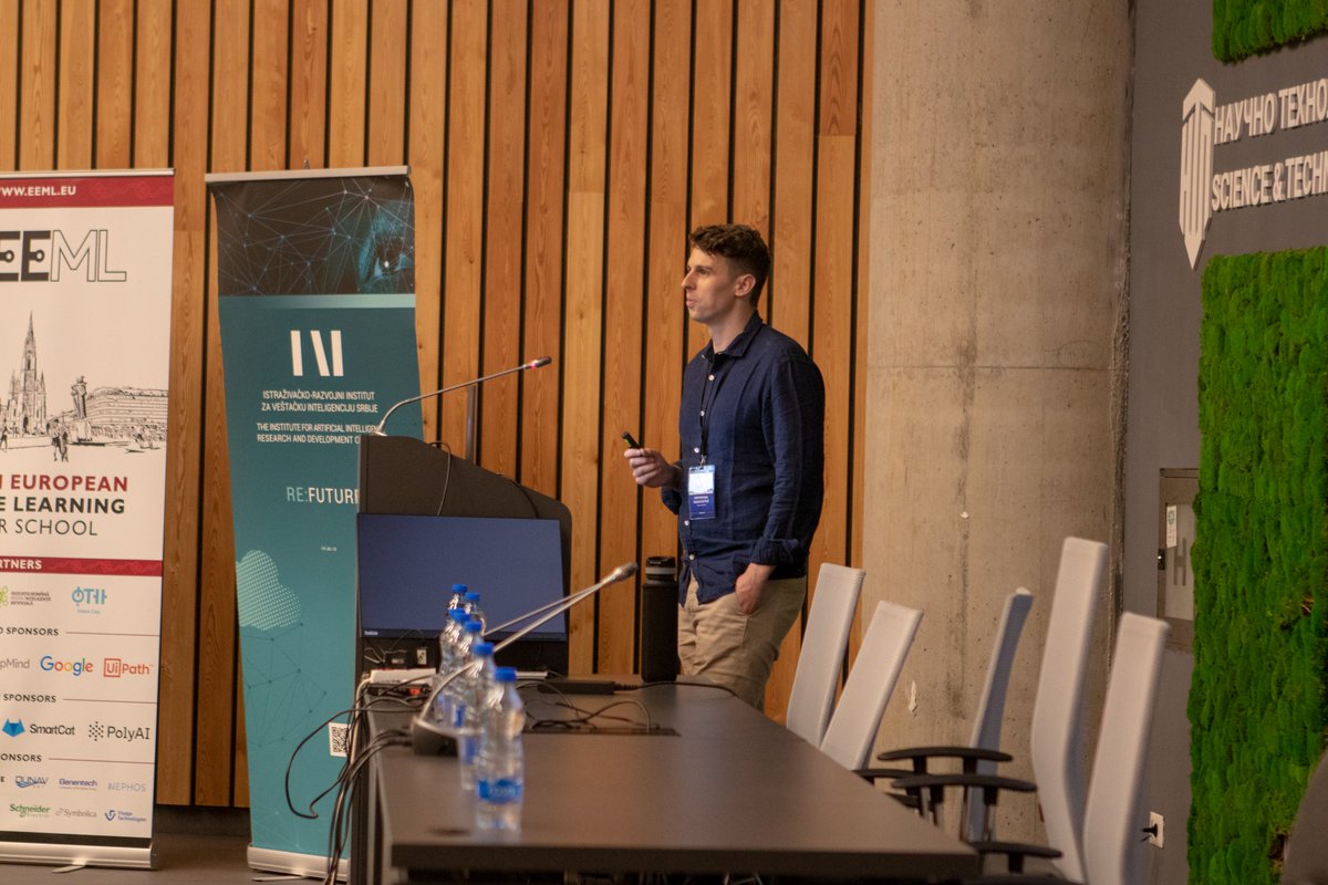 nrkcv's tweet image. Delighted to have had a chance to present my career path and research experience with an amazing set of co-panelists, and chat with talented students at @EEMLcommunity in my hometown of Novi Sad!