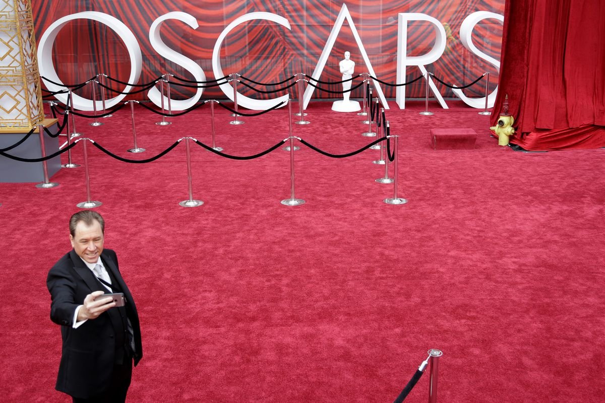 KapusoBuzz's tweet photo. LAKAS TALAGA MAKA OSCARS RED CARPET NG #GMAGala2024! SHALA! https://t.co/LSjhjTOSFt