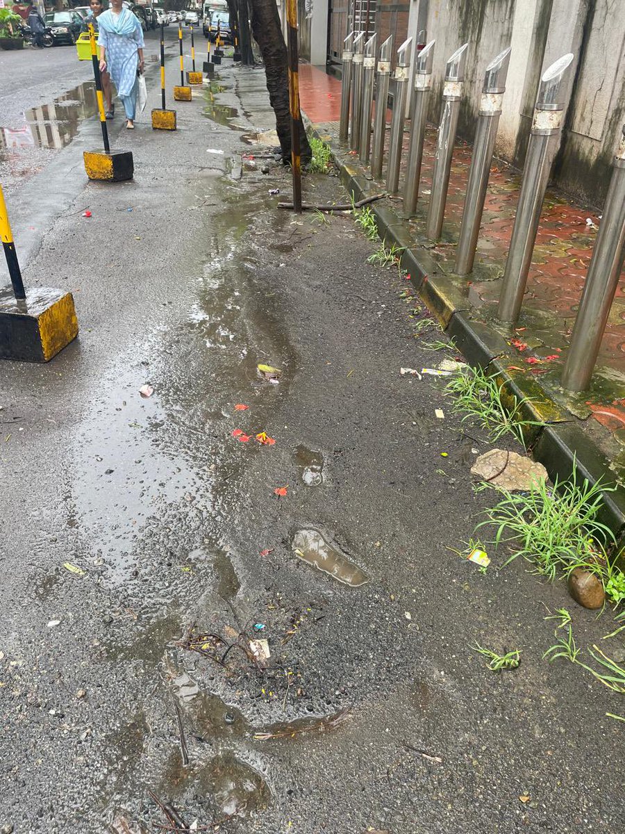 Pinkipachouly's tweet photo. @mybmcWardRS @mybmc @BhatkhalkarA @Surekhaspeaks @WeAllConnectwAc @DrAjantaaYadav @IqbalSinghChah2 @bmcmumbai @narendramodi @BhatkhalkarA @Surekhaspeaks @DrAjantaaYadav @mybmcWardRS @mybmc @WeAllConnectwAc Just to add pictures and videos taken today. Thanking all the concerned authorities for not taking any action even after continuous followup. https://t.co/yUuG1vWiRp