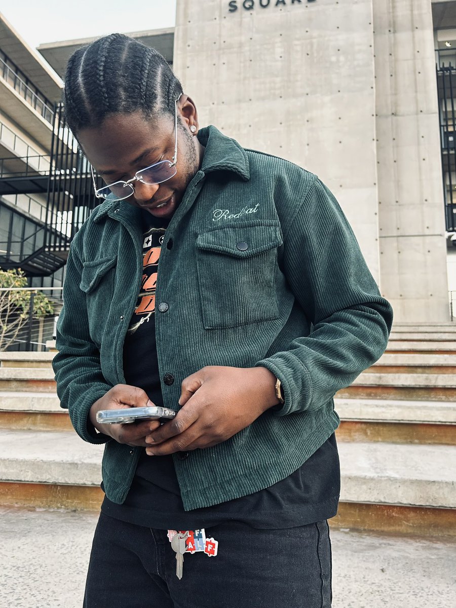 Captain 9'5 tweet media