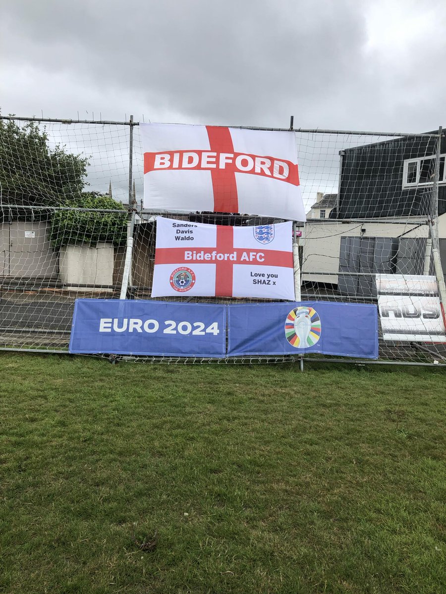 BidefordAFC's tweet photo. 𝗔𝘀 𝘀𝗲𝗲𝗻 𝗼𝗻 𝗧𝗩...

We are joined by some famous textile guests as well at The Sports Ground today! 

Last seen on world wide TV during Euro 2024 (especially when Trent secured the penalty shootout win against Switzerland). 

#BIDEFORD #ROBINS https://t.co/thOCbzh8qk