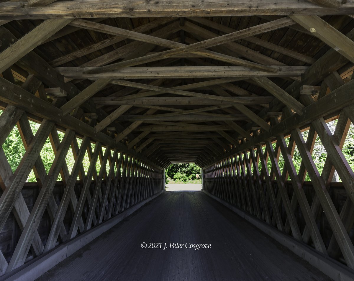 vtcoveredbridge's tweet photo. Bridge of the Day: Henry CB in Bennington. There is a long history of bridges on this location.
This bridge was built in 1989. The previous bridge had stood on this location since around 1840.
#vtcbsinayear #benningtonvt #vermontscoveredbridges #vermontcoveredbridgesociety https://t.co/Wrv8QKo97f