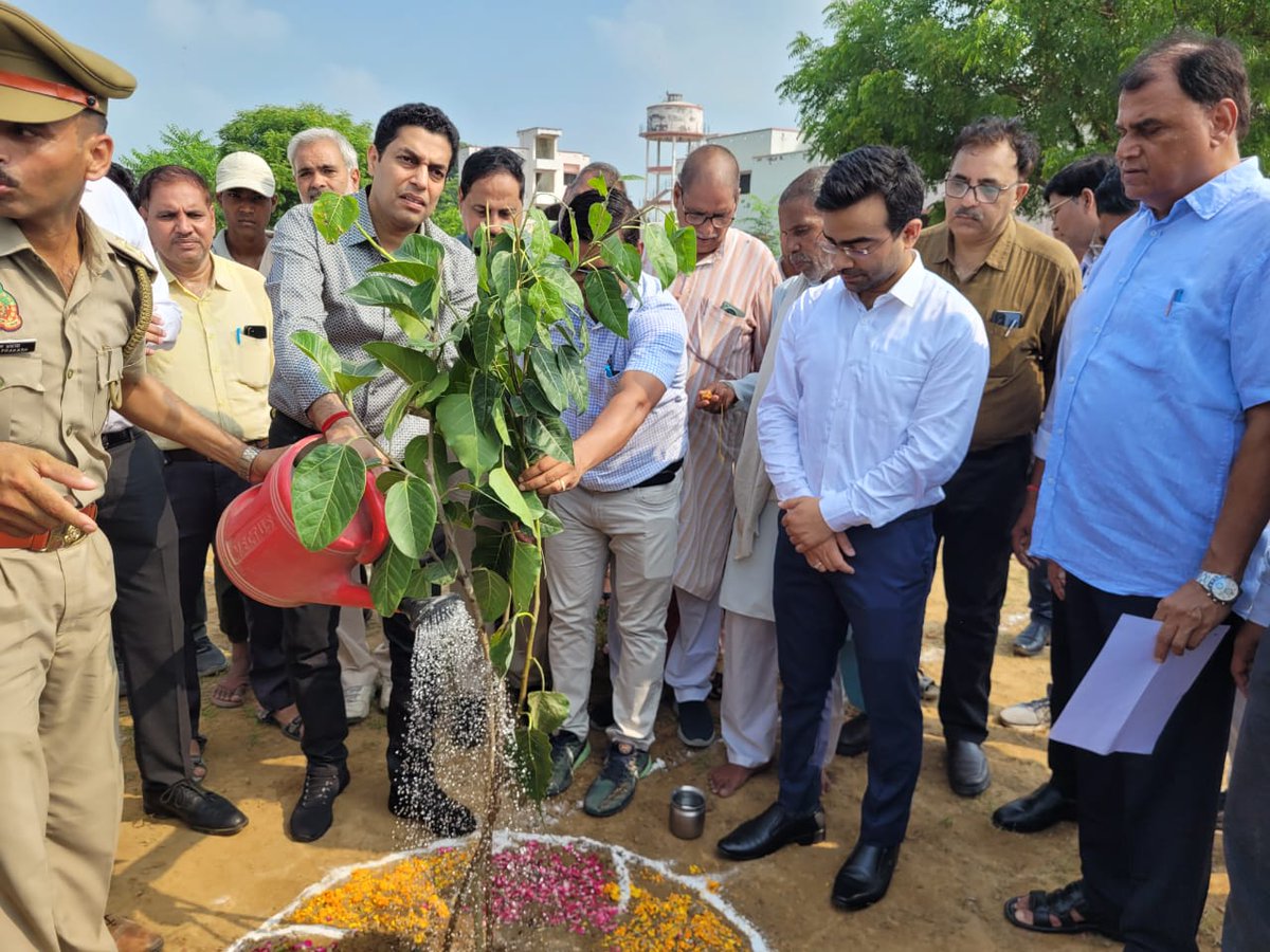 DM Hathras tweet media