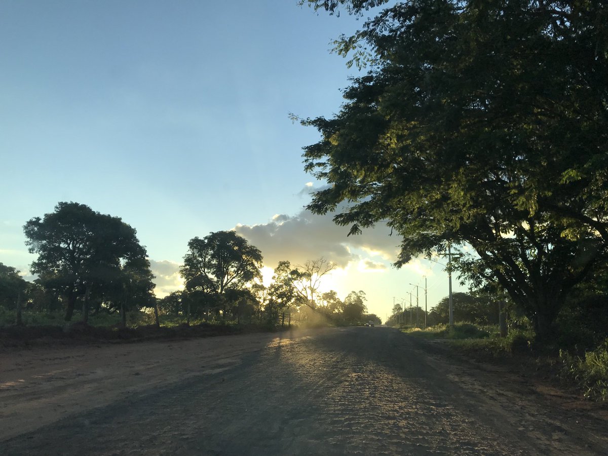 Meu bom dia vem com Simone de Beauvoir… 

“Conhecimento próprio não é garantia de felicidade, mas isso está ao lado da felicidade e pode fornecer a coragem para lutar por ela.”

Um sábado repleto de paz, luz e bons momentos pra você!!