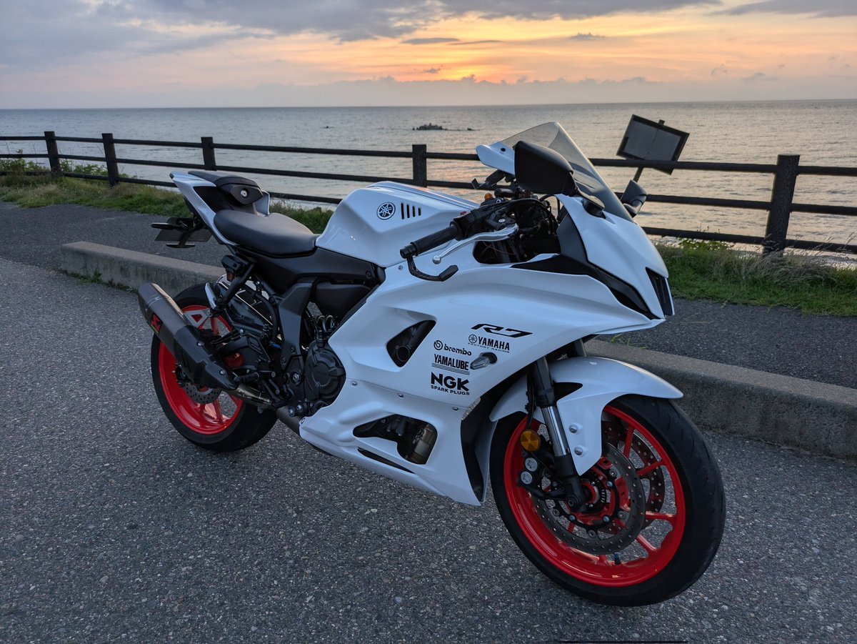29ms29's tweet photo. 暗くなると目が利きにくいもんで早めの撤収
そしてやっぱりR7カッコいいわ
#yzfr7 https://t.co/N557GJ0eN8
