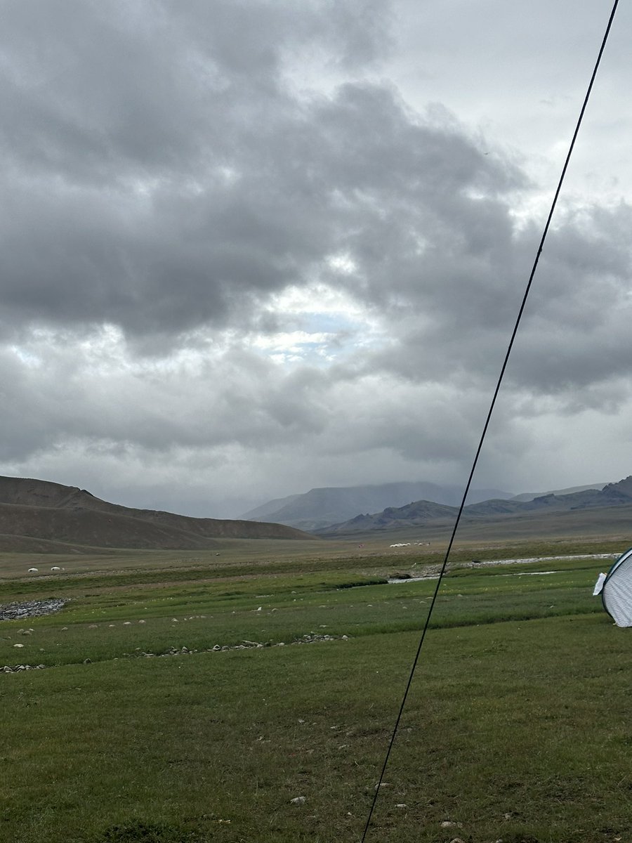 Отгонтэнгэр Хайрхандаа өчигдөр ирлээ Гүртэн Багш ган тайлж бороо оруулж газар дэлхийг баясгалаа 🙏