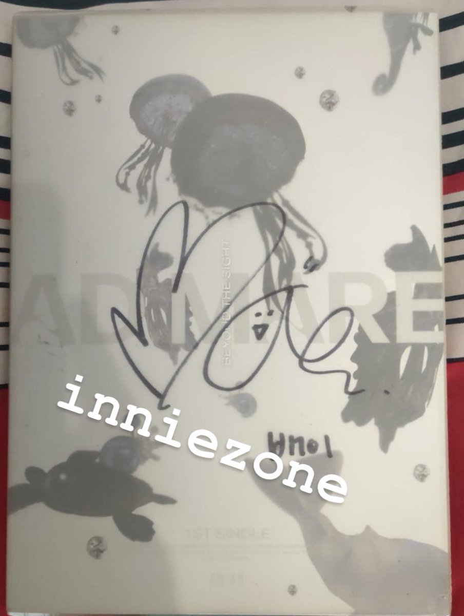inniezone_'s tweet photo. 엔믹스 NMIXX 배이 
signed album bae 250k 
WTS
DM
설윤 지니 해원 배이 릴리 규진 지우 lily haewon sullyoon bae jiwoo kyujin 럭드 위드뮤 뮤직 팬싸 더현대 럭키드로우 곰돌이 안경 과잠 반디나 사웨 에버라인 사운드웨이브 대면 영통 다이스 앨범 포카 포토카드 폴라 https://t.co/k4UP5SYjq5