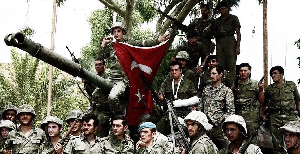tr_yurdu's tweet photo. Ayşe tatile çıkalı 50 yıl oldu.

Türk Silahlı Kuvvetleri tarafından yürütülen Kıbrıs Barış Harekatı'nın üzerinden 50 yıl geçti.🇹🇷 https://t.co/sph7beOrYR