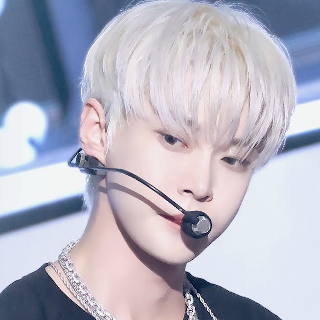 도리 ໒꒱ tweet media