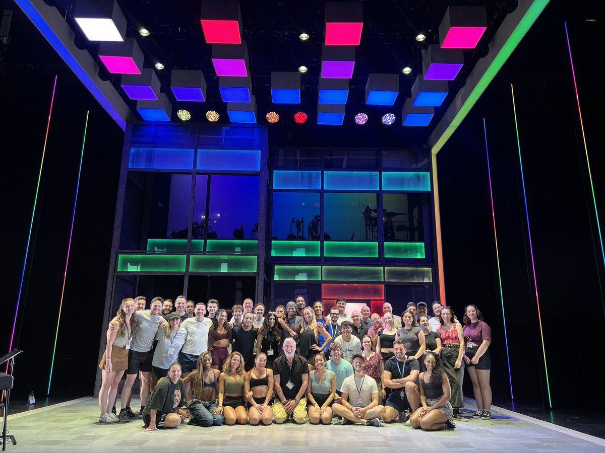 “So that’s our story!” 🥹🩵 Today, the class of 2023/24 take their final bows at <a href="/CurveLeicester/">Curve</a>, as the #JamieTour comes to an end! 👠