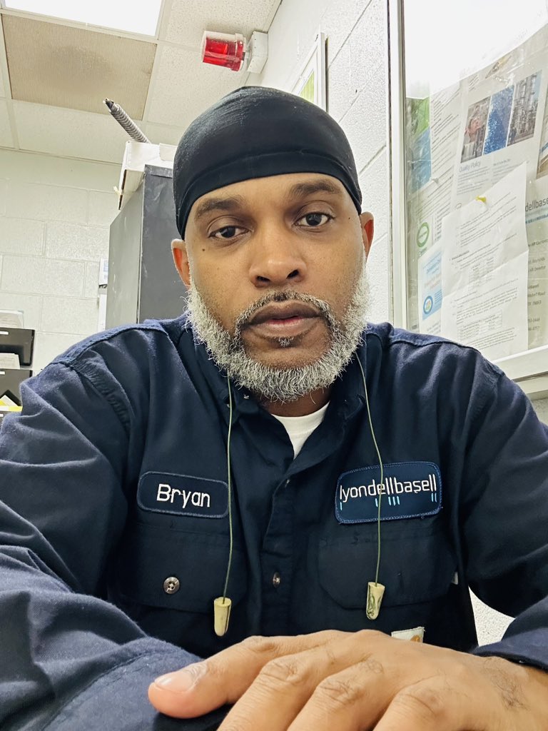Louismanoraised's tweet photo. I been sleep almost the whole shift 😂😂 #onemorehour #easyot https://t.co/aMCoP9W8XE