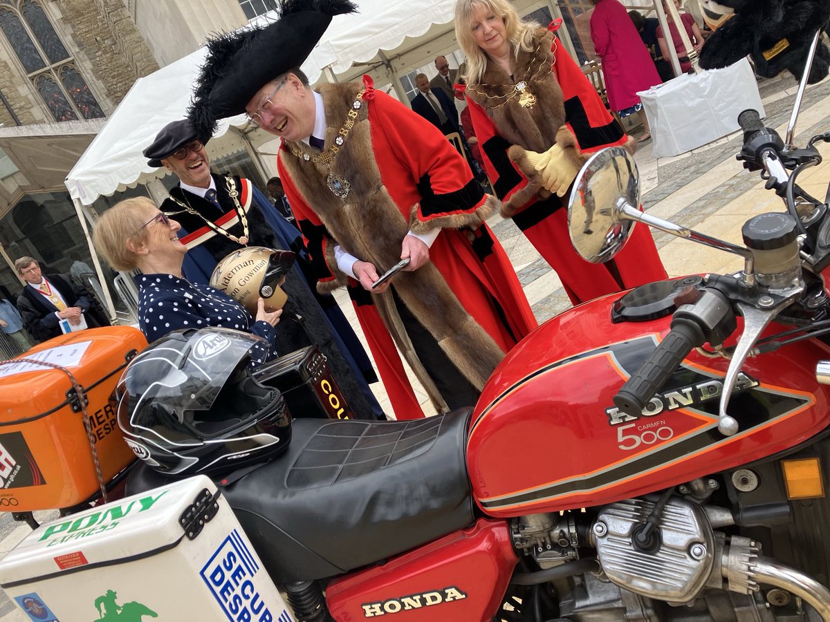 IOC Hon Fellow Alderman Alison Gowman delivers Last Mile to Lord Mayor City of London. Chair Carl Lomas drove the Iconic Honda CX500 whilst Alison showed her personalised gold helmet for the special delivery at the Carmens Cartmarking ceremony today.