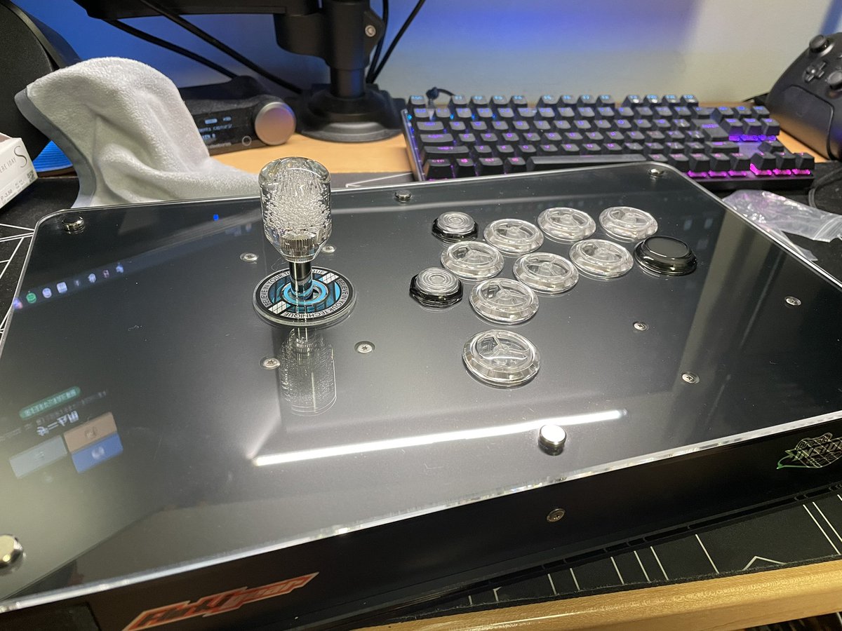 Rikikiy's tweet photo. さて、flexigear flashtapが届きました！
見た目も性能も最高！！！！！
入力スピードはもちろん
同時入力の精度が向上したりとかなり好みです！！
#flexigear
#flashtap https://t.co/sxgTsCEUlE