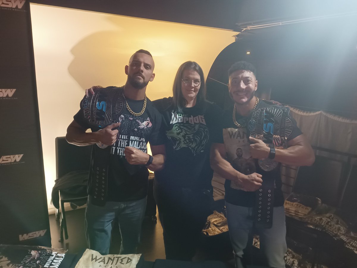 GlitterUnholy's tweet photo. A bunch of pics I haven't posted yet because of my stupid face. It's been a GREAT year.
I fuckin' LOVE wrestling.
#prowrestling #WSWMostWanted #RenegadesofWrestling https://t.co/haSGWt9idh