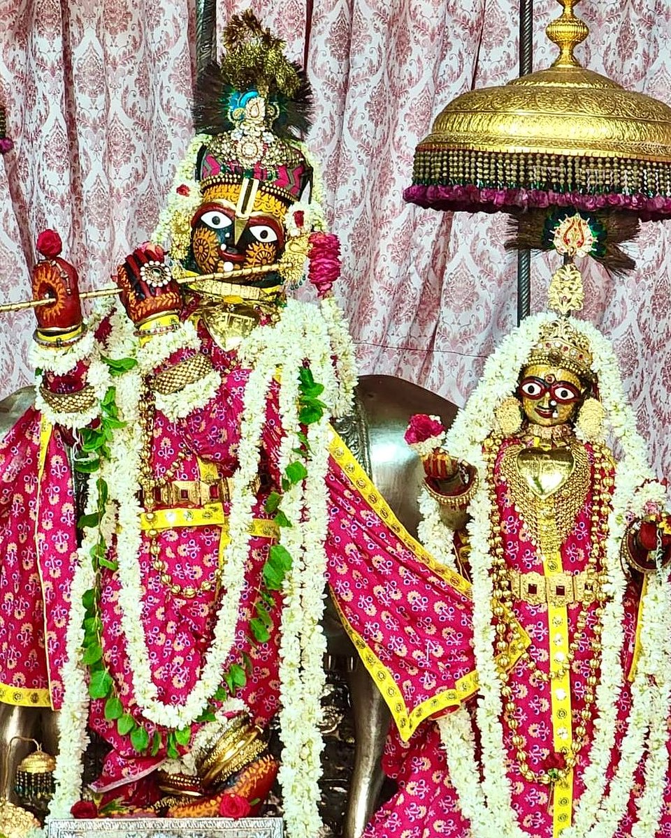 DrGopal_Sharma's tweet image. हरे कृष्ण हरे कृष्ण कृष्ण कृष्ण हरे हरे
हरे राम हरे राम राम राम हरे हरे

जय श्री श्री राधा गोविन्द देव जी, जयपुर 🚩

#govinddevji